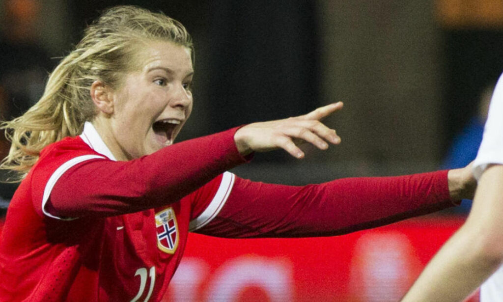Madcon må skrive ny låt til fotballjentene om dette skal bli bra - «Please worry 'bout everything»