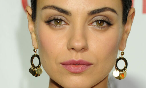 Mila Kunis nekter å dekke seg til når hun ammer