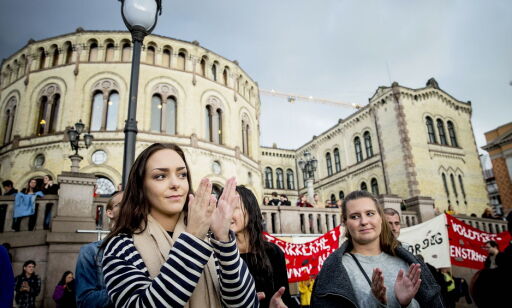 I innboksen til Andrea ligger det 563 sterke meldinger. Hun skal prøve å svare på alle