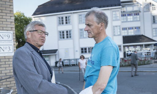 Bondevik møtte Støre i badebuksa. Diskuterte målingen som viser at KrF-tillitsvalgte vil til Ap