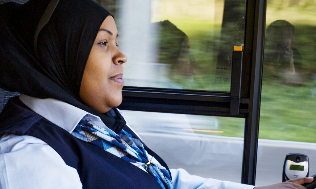 - Både nordmenn og somaliere kjefter på meg. Jeg smiler tilbake
