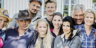 Smuglet inn sigaretter og mobiltelefoner