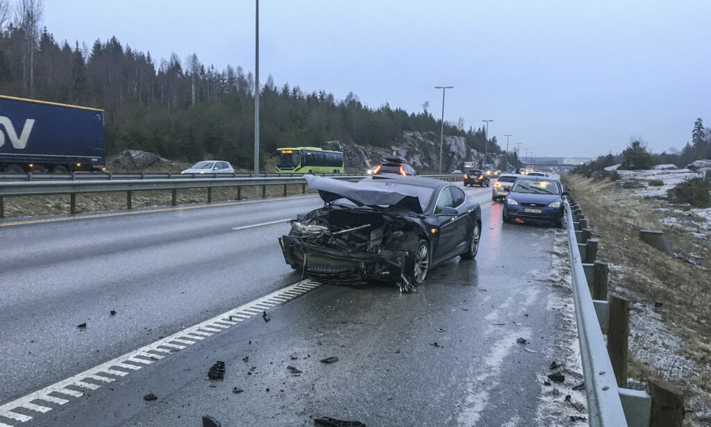 Speilglatte veier - totalt 15 trafikkulykker på E6 hittil