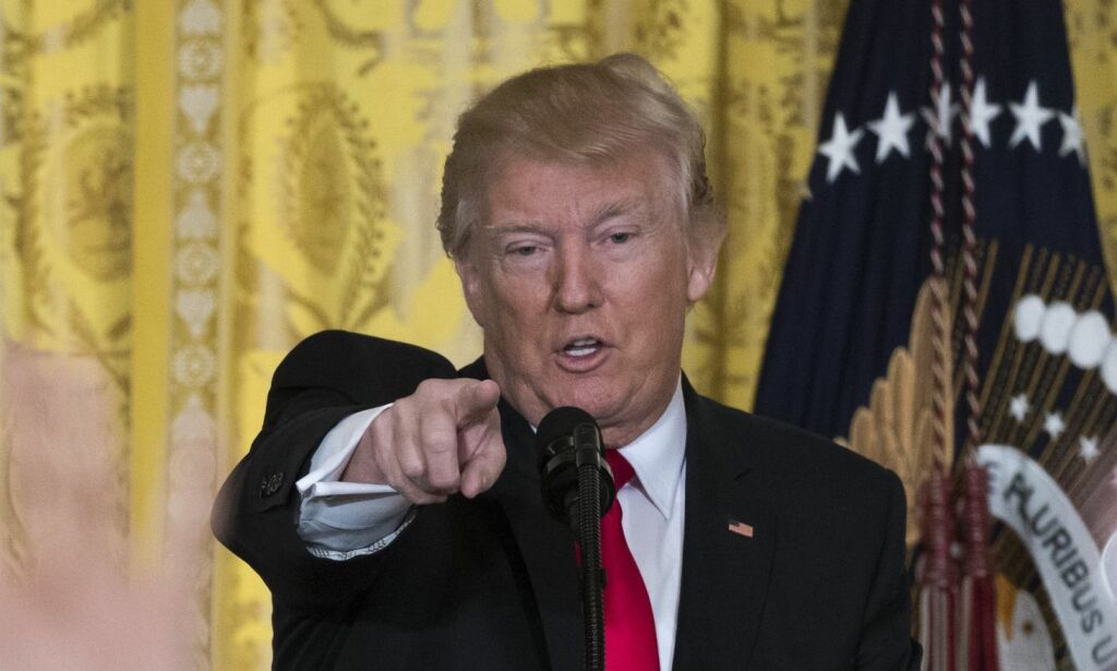 Trump strammer grepet og lover 10 000 nye jobber for å håndheve grensene