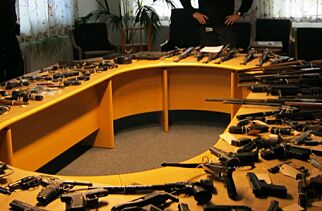 Politikerne er rystet. Våpnene strømmer inn i Sverige