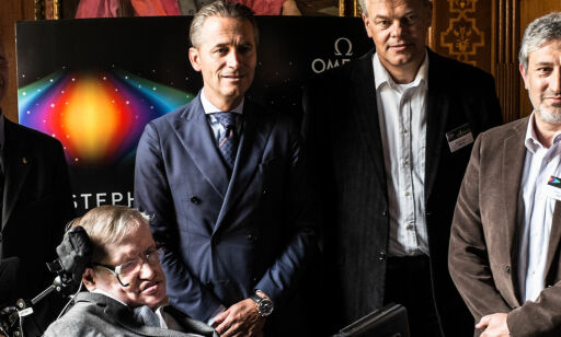 Først sa Hawking at menneskeheten bare kan leve på jorda i 100 år til. Så gikk han til lunsj med Edvard Moser