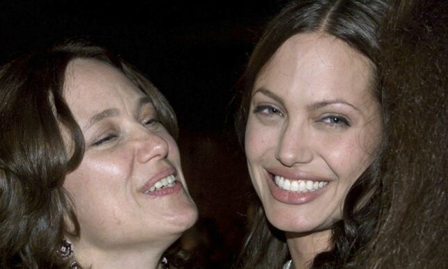 Angelina etter det tøffe året: - Jeg hadde gitt alt for å ha mamma hos meg nå