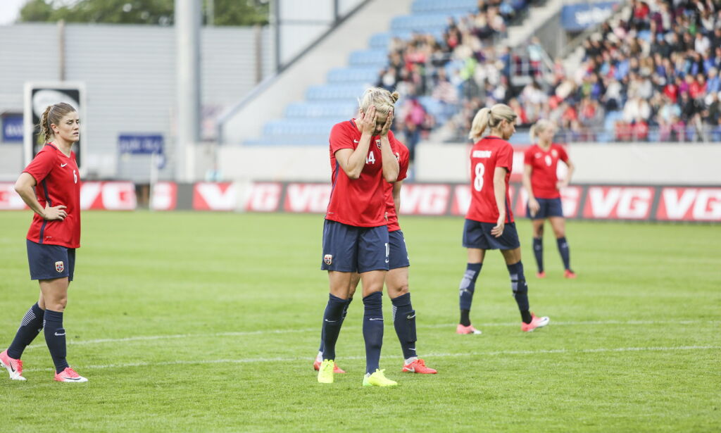Hvis trener Sjögren virkelig mener han er fornøyd, er fotballjentene i trøbbel før EM