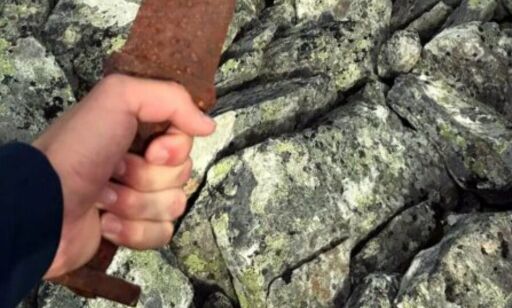 Jegeren Einar snublet over tusen år gammelt vikingsverd: - Helt uvirkelig