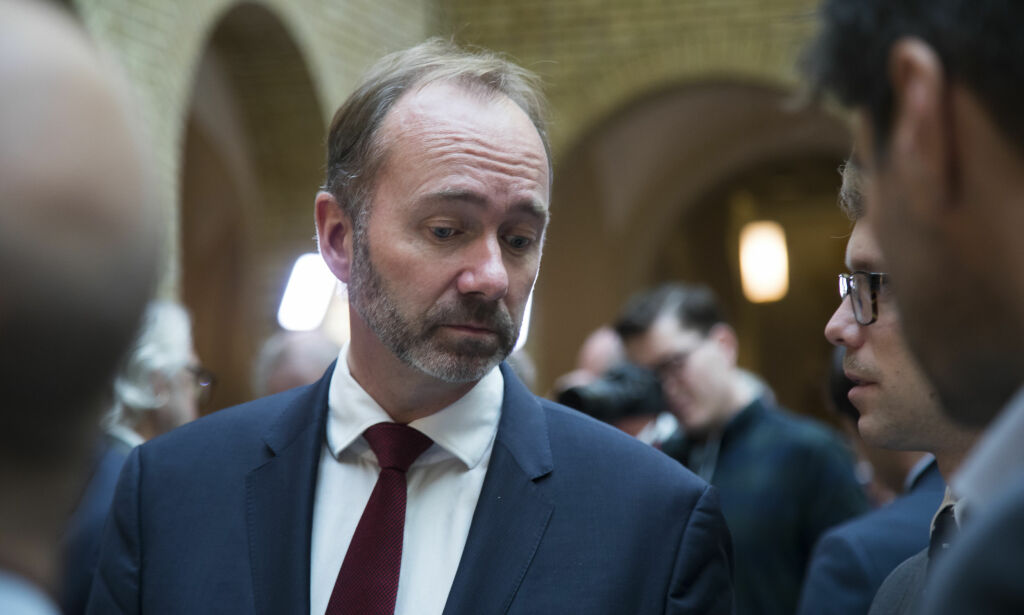 Måten Giske annonserer sin avgang på, viser at tautrekkingen ikke er over