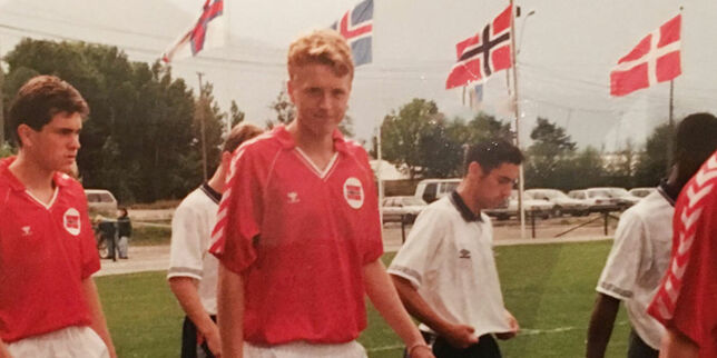 Anders var stjerne på u-landslaget i fotball. I 2012 forlot han verden