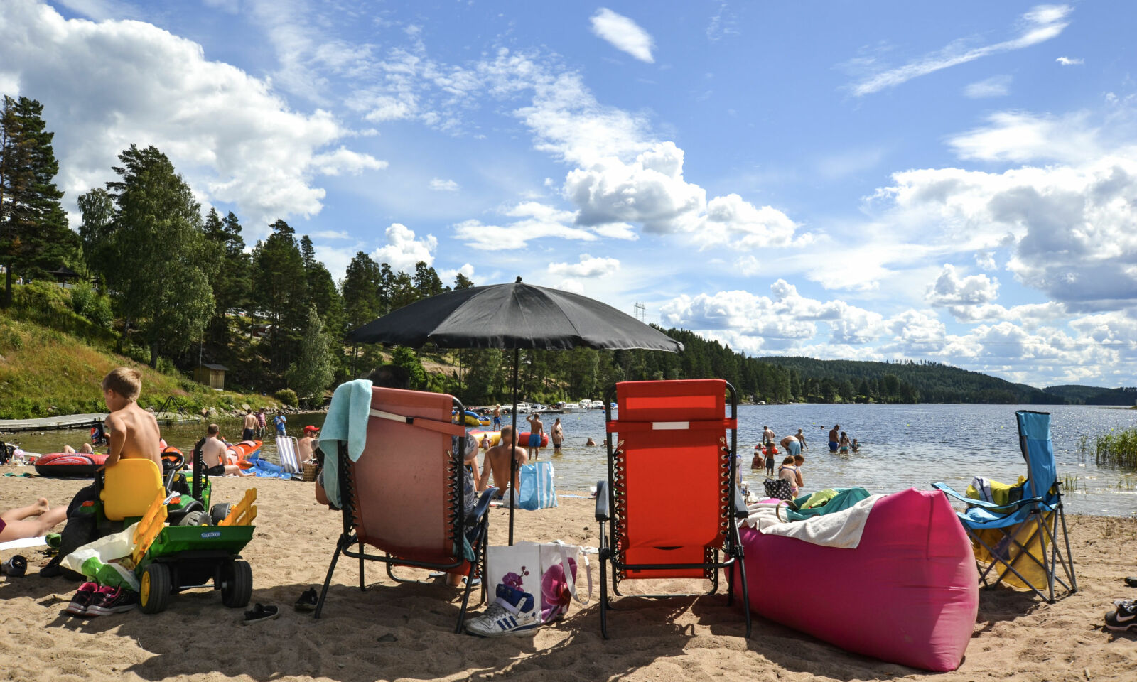 SOMMERDRØMMEN: Deilige slaraffensdager med strandliv i Värmland. Foto: Johanna Fransson SOMMERDRØMMEN: Deilige slaraffensdager med strandliv i Värmland. Foto: Johanna Fransson