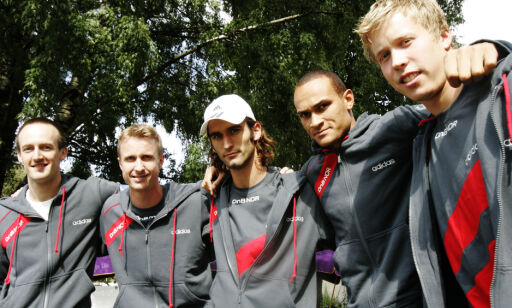Gøteborg, Sverige 20060810. Norges stafettlag på 4 x 400 meter stafett under EM i friidrett i Gøteborg. Håvard Kjønnås, Quincy Douglas, Morten Sand, Lars Eric Sæther, Einar Inge Aasen - en av dem vil være reserve.
Foto: Cornelius Poppe / SCANPIX .