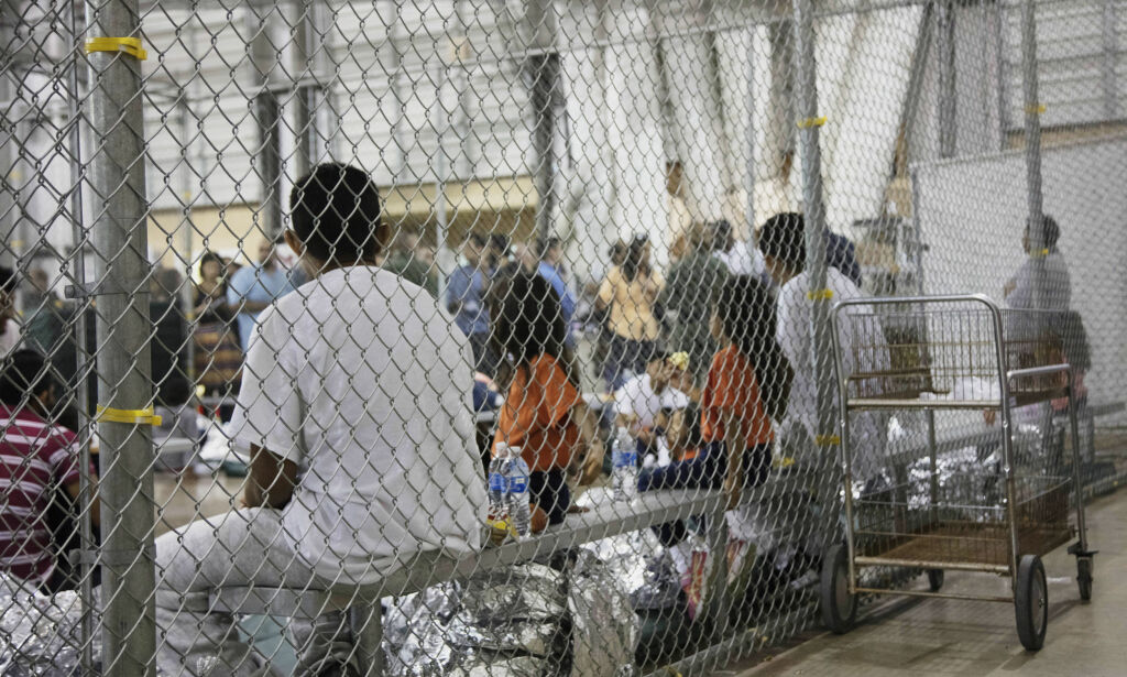 Internering av barn på grensa til Mexico: Trump blir anklaget for å bruke barna som pressmiddel