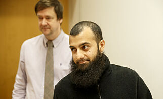 OSLO 20160107.
Ubaydullah Hussain sammen sin advokat John Christian Elden under rettsmøtet om varetektsfengsling i Oslo tingrett torsdag.
Foto: Cornelius Poppe / NTB scanpix