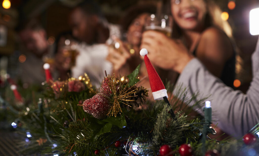 Mann kom hjem fra julebord og fant en fremmed på sofaen