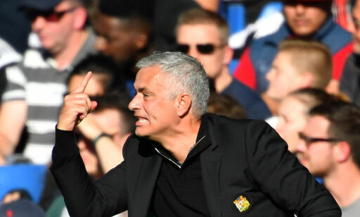 Kaos på benken etter sen utligning - Mourinho i klammeri med Chelsea-benken
