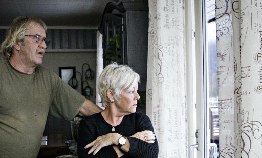 - Han satt oppå henne. Så falt hun bakover og ble liggende