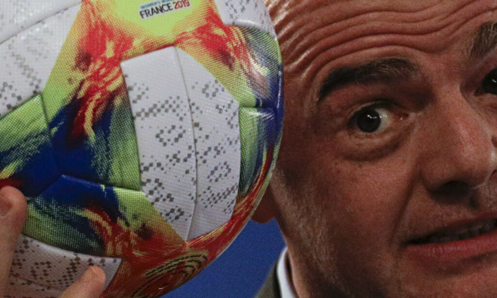 - FIFA vurderer å legge VM-kamper til Oman og Kuwait