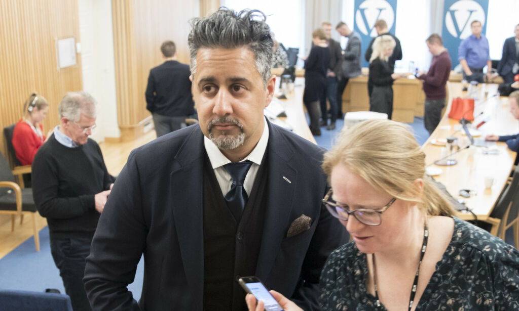 Hva er det Abid Raja driver med?